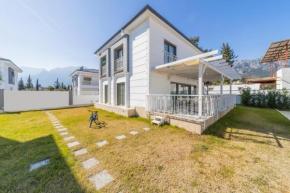 Brand New Villa with Full Amenities